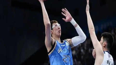 巴塞罗那3-1逆转比利亚雷亚尔，德佩绝杀库蒂尼奥点球建功西甲第15轮激情碰撞