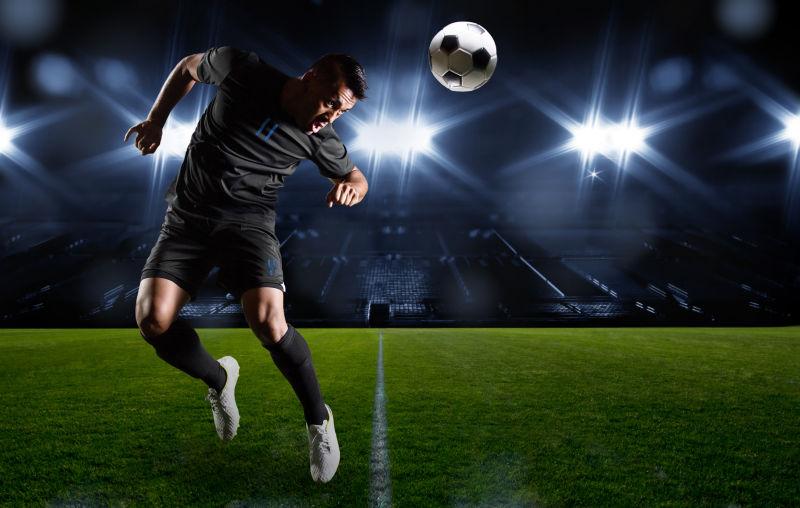 在首回合落 在首回合落