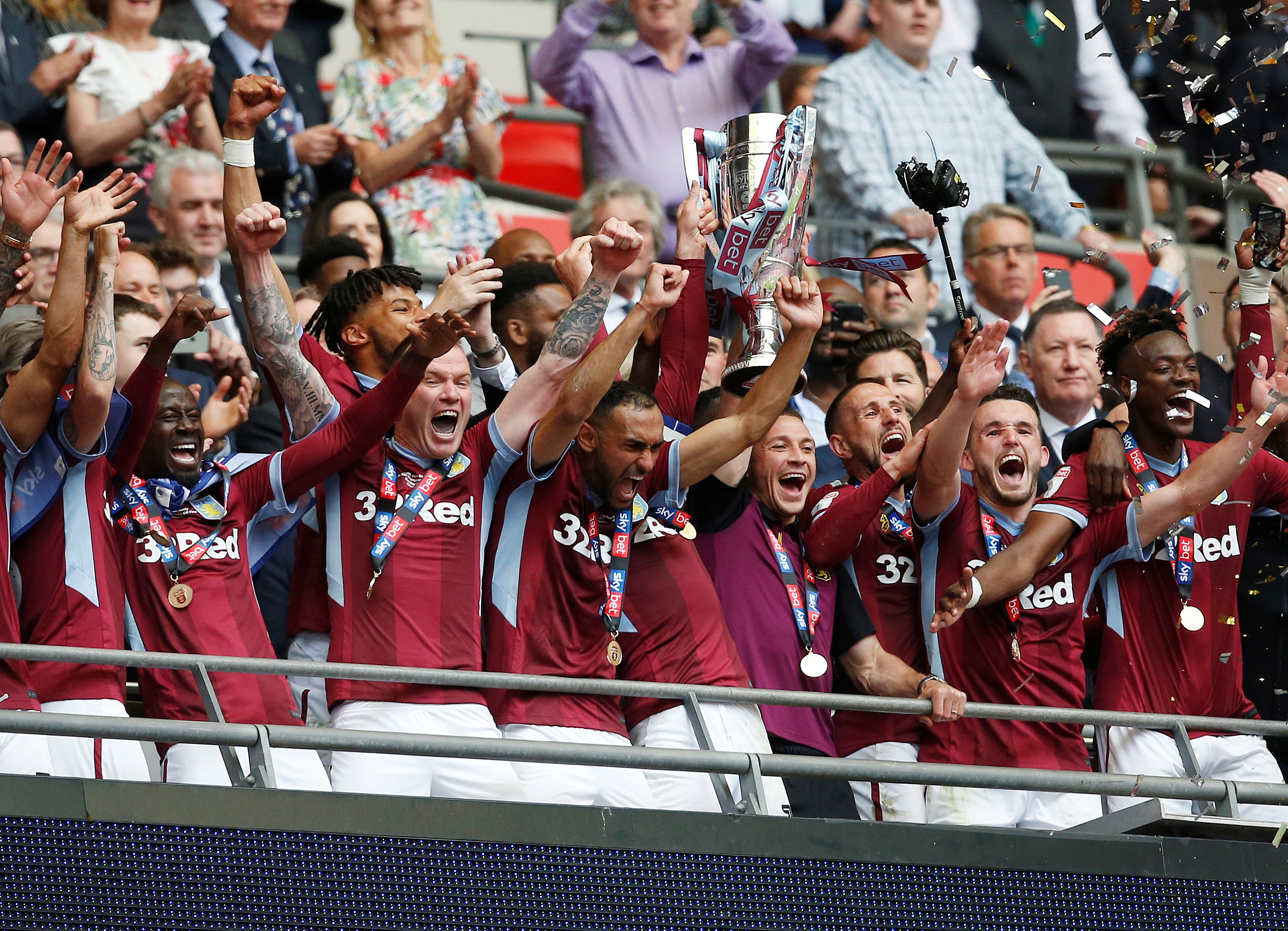 显得差强人 显得差强人